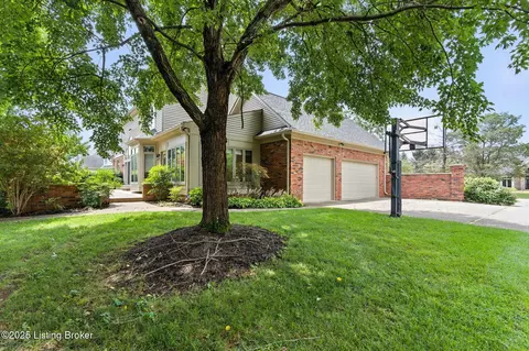 Exterior - 7404 Cedar Bluff Ct, Prospect, KY 40059 photo 4 of 20