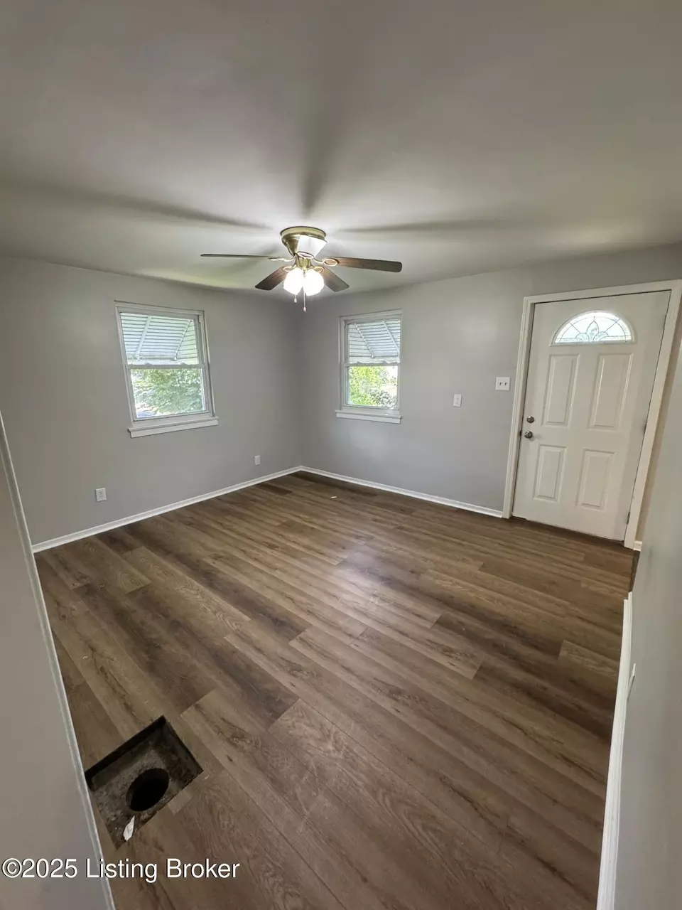Living - 717 Creel Ave, Louisville, KY 40208 photo 1 of 1