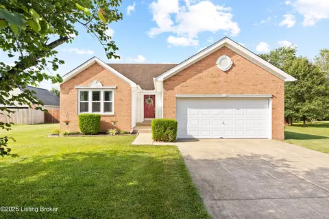 829 Helmwood Cir, Mount Washington, KY 40047