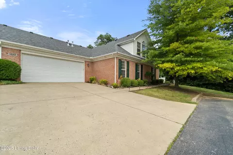 1002 White Pine Pl, La Grange, KY 40031