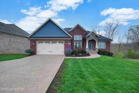178 Bluffs Edge Dr, Mount Washington, KY 40047