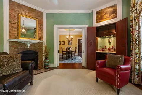 2300 Sycamore Ave, Louisville, KY 40206