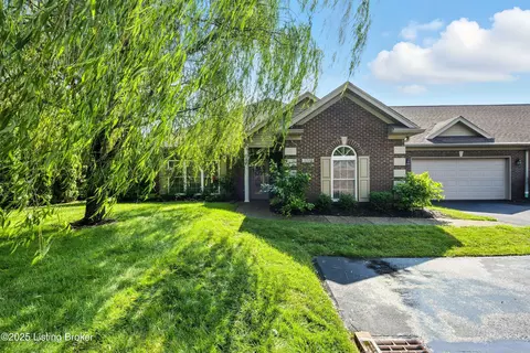 1039 Grazing Meadows Ln, Louisville, KY 40245