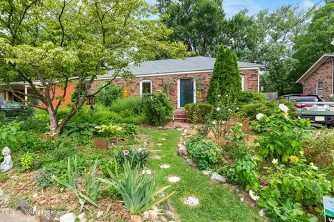 3107 Cabinwood Dr, Louisville, KY 40220