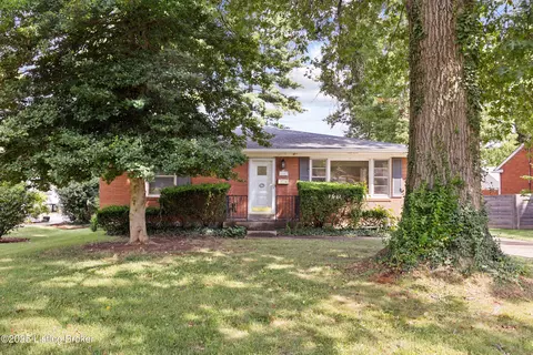 4407 Saint Regis Ln, Louisville, KY 40220