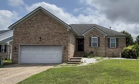 8107 Applegate Ct, Louisville, KY 40228