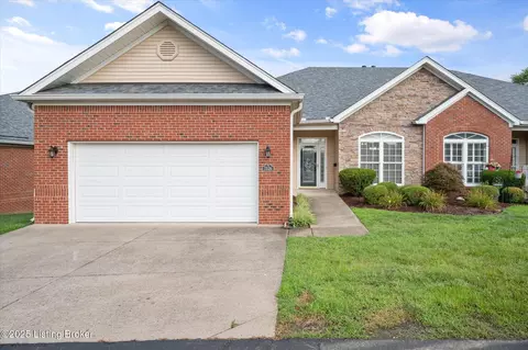 7526 Autumn Pointe Dr, Louisville, KY 40214
