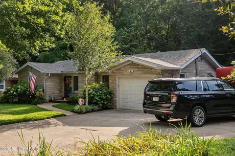6711 Norway Dr, Louisville, KY 40214