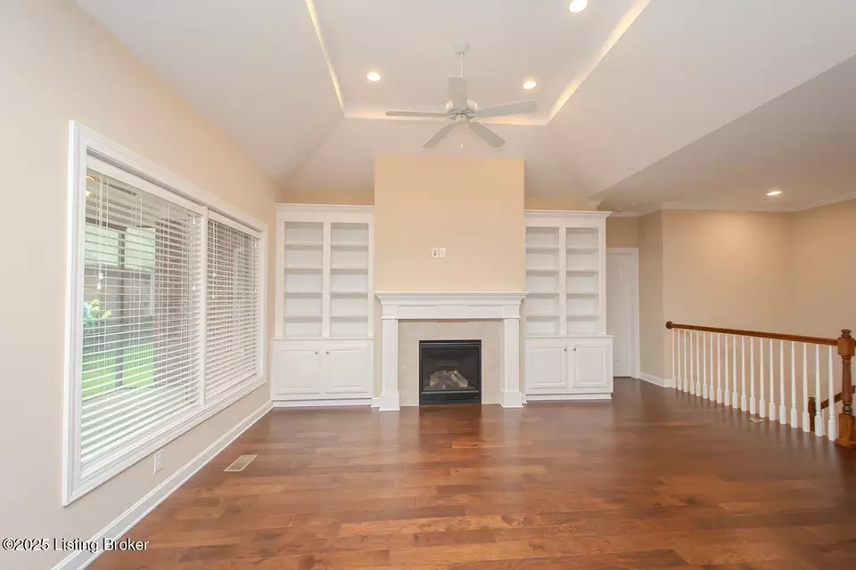 Living - 4205 Calgary Way, Louisville, KY 40241 photo 13 of 15