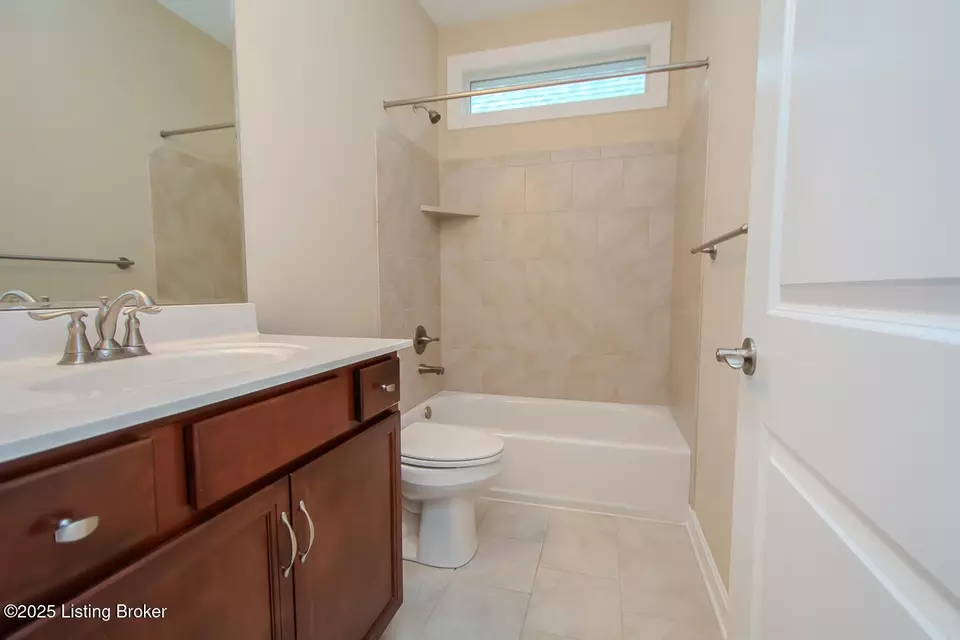 Bath - 4205 Calgary Way, Louisville, KY 40241 photo 2 of 9