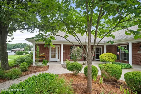 835 Garden Pointe Dr, Simpsonville, KY 40067