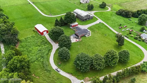 638 Light Ln, Shepherdsville, KY 40165