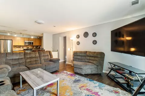 2505 Brownsboro Rd #E2, Louisville, KY 40206