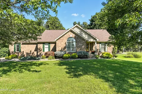 138 Sunset Ct, Shepherdsville, KY 40165