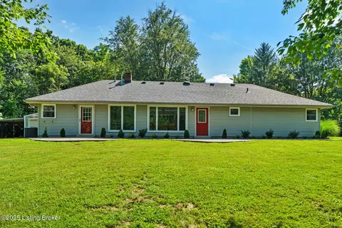 212 Lakeshore Dr, Simpsonville, KY 40067