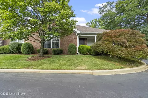 10540 Eagle Pines Ln, Louisville, KY 40223