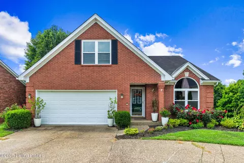 11516 Saratoga Club Rd, Louisville, KY 40299
