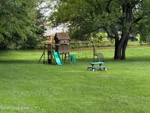 Exterior - 545 Grayson St, Upton, KY 42784 photo 7 of 13