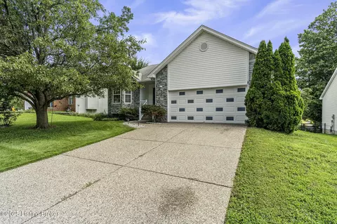 233 Washington Cir, La Grange, KY 40031