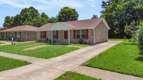 3718 Bonaventure Blvd, Louisville, KY 40219