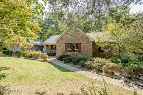 80 Knotty Pine Ct, Brandenburg, KY 40108