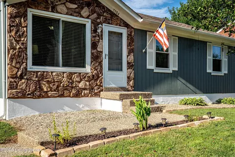 7104 Heavrin Ave, Louisville, KY 40218