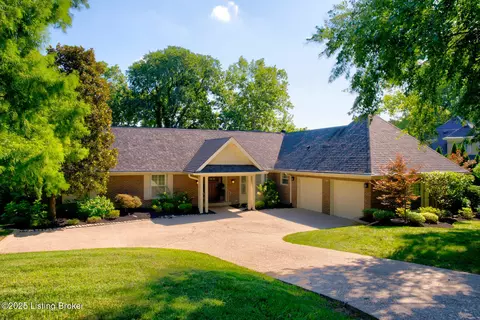 5236 Moccasin Trl, Louisville, KY 40207