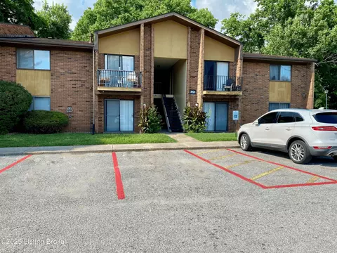 7050 Wildwood Cir #99, Louisville, KY 40291