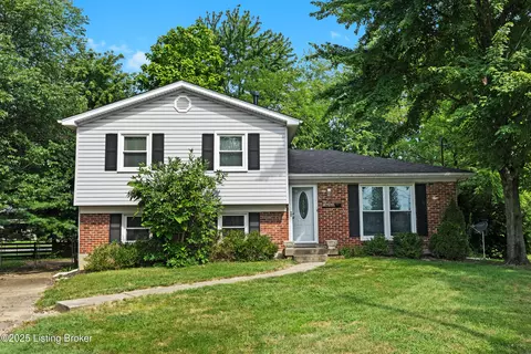 10101 Westwego Pl, Louisville, KY 40299