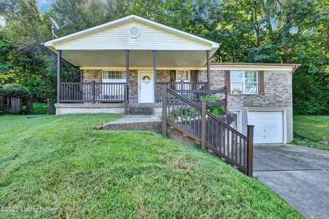 800 Candleglow Ct, Louisville, KY 40214