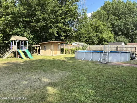 4001 Britt Ln, Louisville, KY 40219