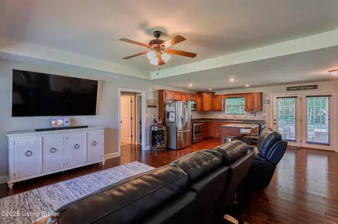 150 Peabody Loop, Coxs Creek, KY 40013