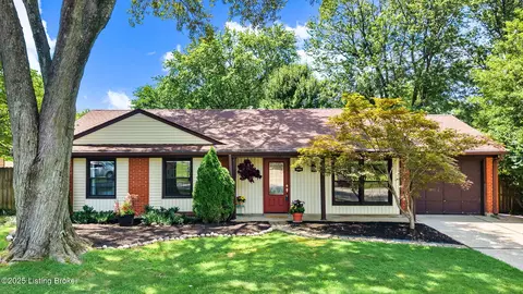 1904 Meadowgate Ln, Louisville, KY 40223