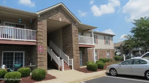 7800 Alfred Schlatter Dr #2, Louisville, KY 40214