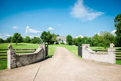14007 Echo Hill Trl, Louisville, KY 40299