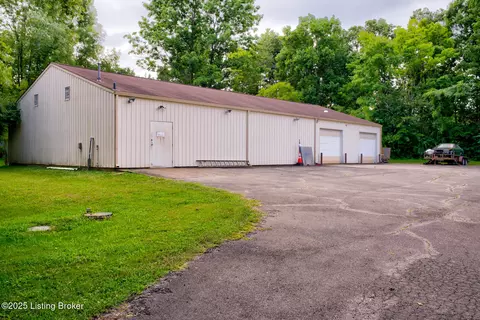 9210 Fairground Rd, Louisville, KY 40291
