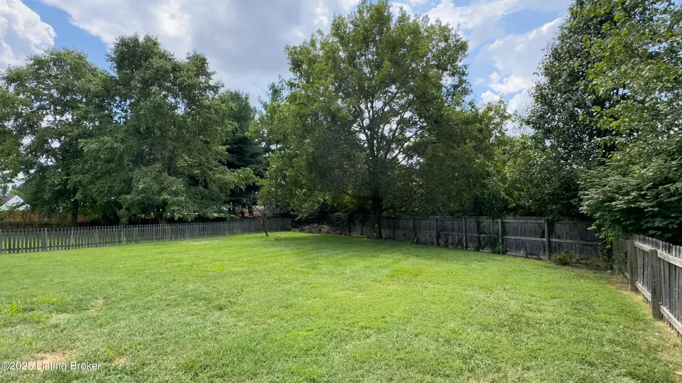 Exterior - 4708 Sunny Meadow Ct, Louisville, KY 40241 photo 10 of 13