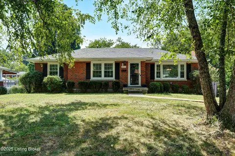 9713 Holiday Dr, Louisville, KY 40272