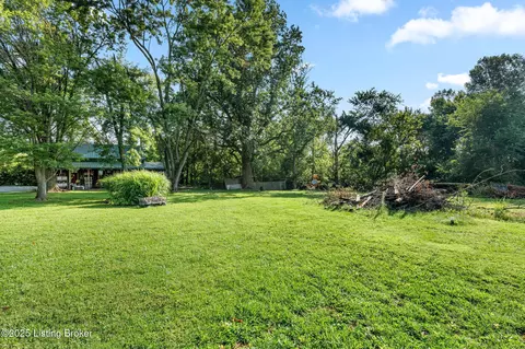 2613 Old Cedar Point Rd, La Grange, KY 40031