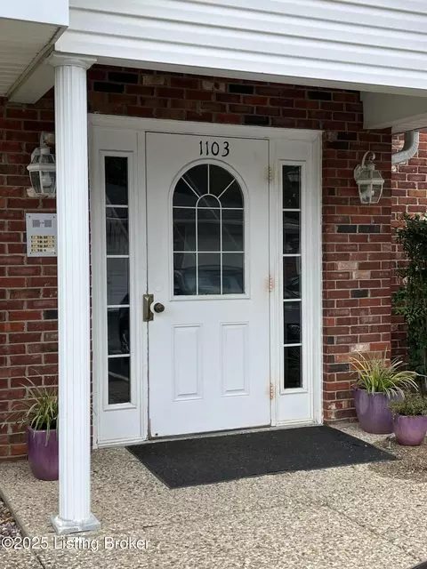 1103 Powerhouse Ln UNIT 101, Lyndon, KY 40242