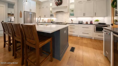 Kitchen - 11014 Mayapple St, Prospect, KY 40059 photo 4 of 7