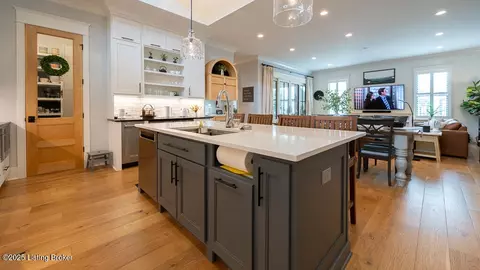 Kitchen - 11014 Mayapple St, Prospect, KY 40059 photo 7 of 7