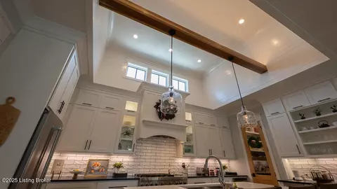 Kitchen - 11014 Mayapple St, Prospect, KY 40059 photo 6 of 7