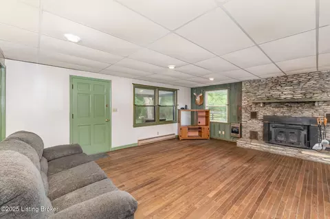 Living - 2324 Pattons Creek Rd, Pendleton, KY 40055 photo 3 of 3