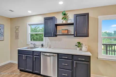 Kitchen - 181 Greertown Rd, Pendleton, KY 40055 photo 2 of 4