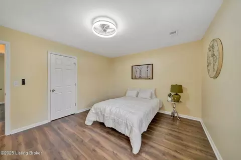 Bedroom - 181 Greertown Rd, Pendleton, KY 40055 photo 2 of 5