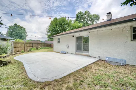 Exterior - 693 Peach Tree Ln, Erlanger, KY 41018 photo 2 of 5