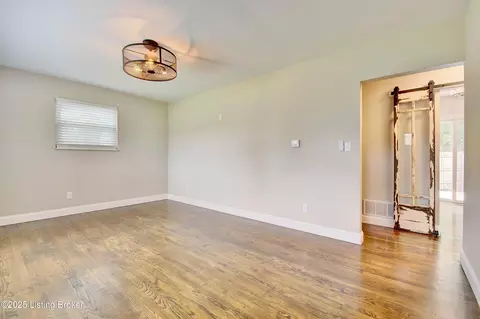 Living - 693 Peach Tree Ln, Erlanger, KY 41018 photo 1 of 3