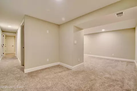 Entry Way - 693 Peach Tree Ln, Erlanger, KY 41018 photo 2 of 2