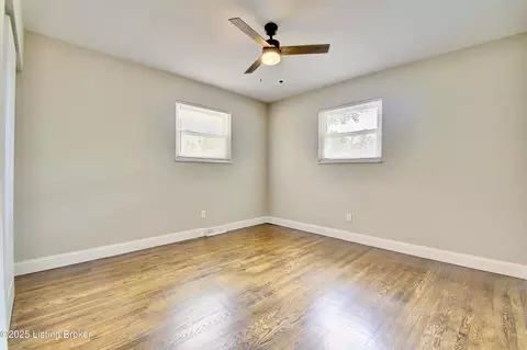 Bedroom - 693 Peach Tree Ln, Erlanger, KY 41018 photo 3 of 5